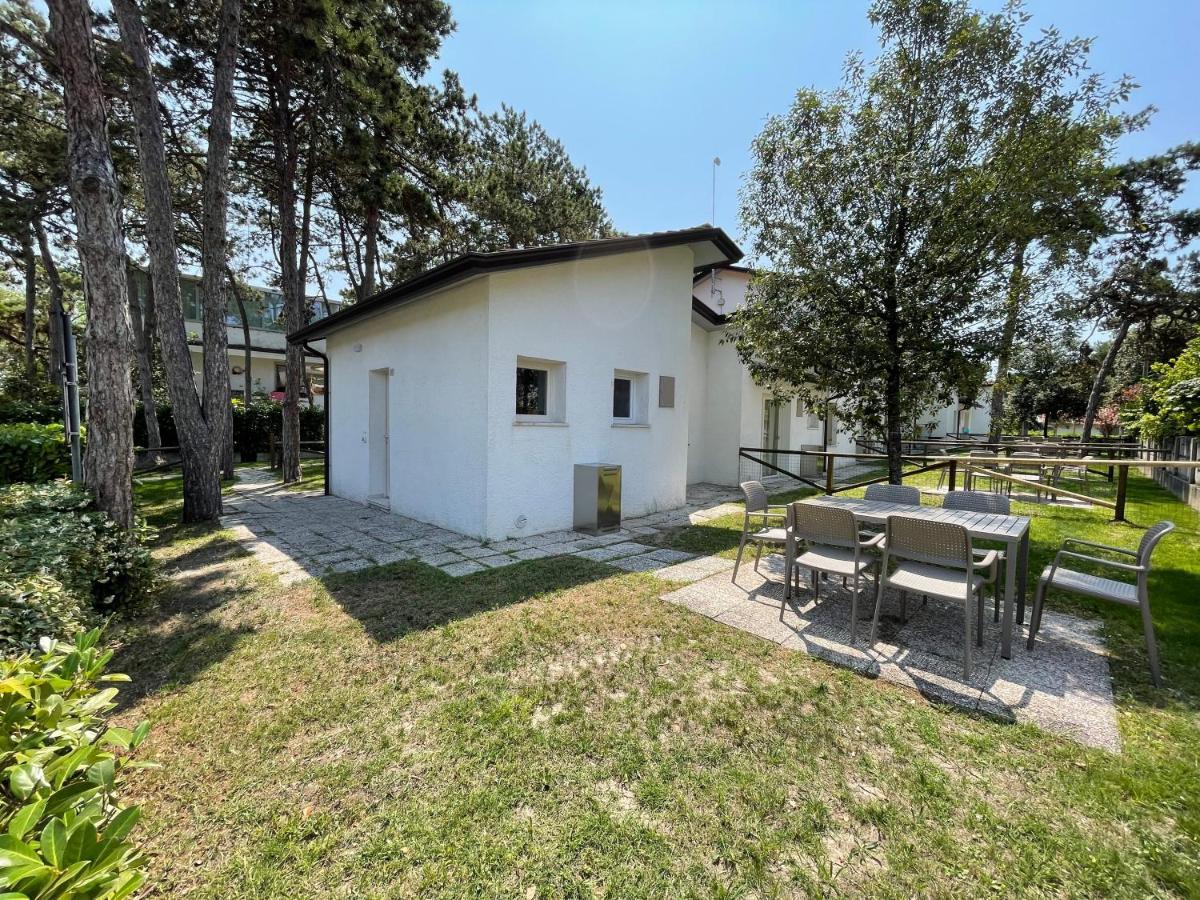 Ville Pinetine Бибионе Экстерьер фото